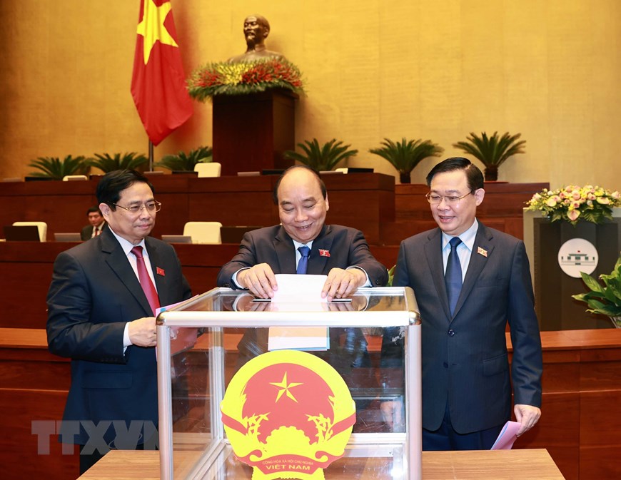 提请国会批准任命各位政府副总理、部长和政府其他成员的名单